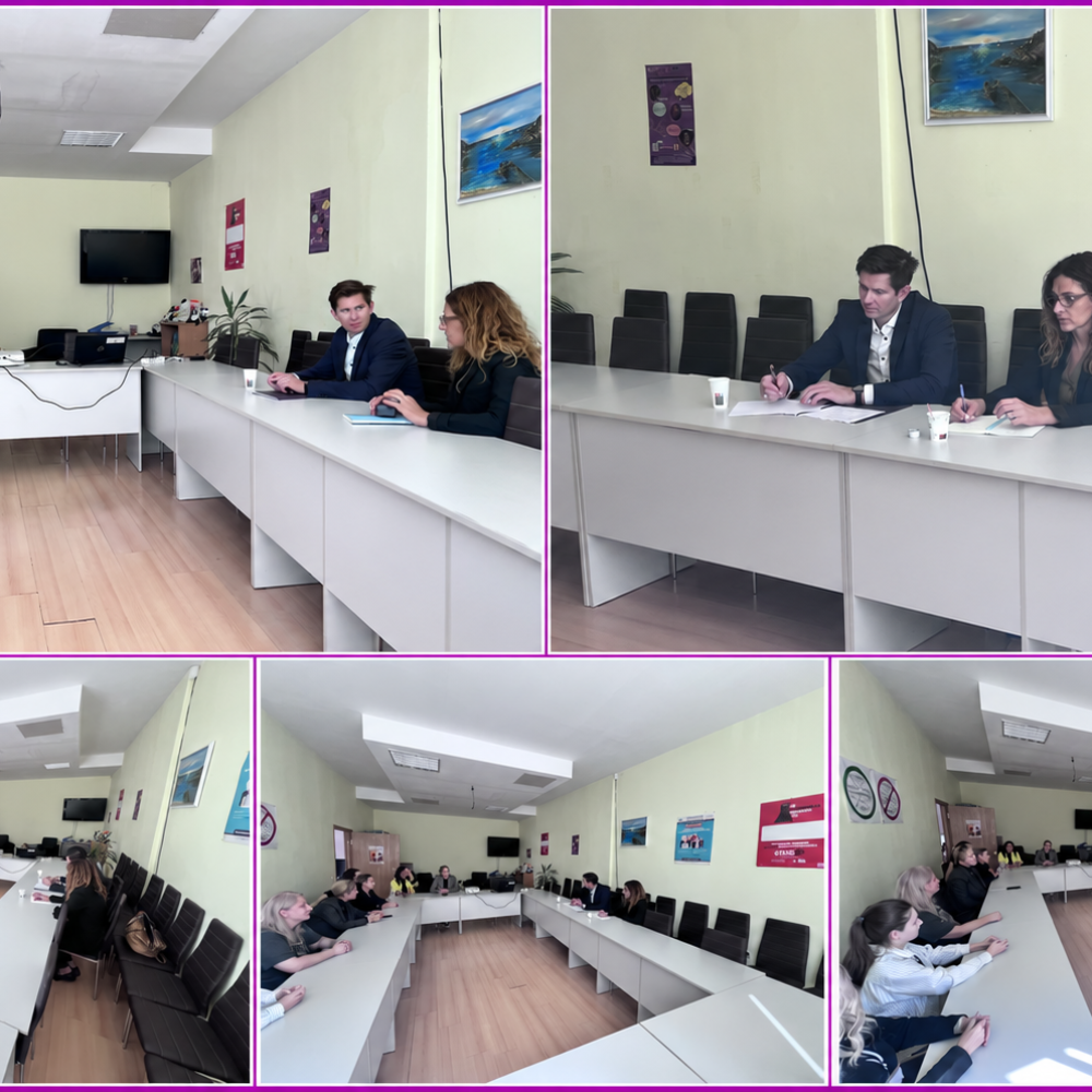 Представител от Американско посолство